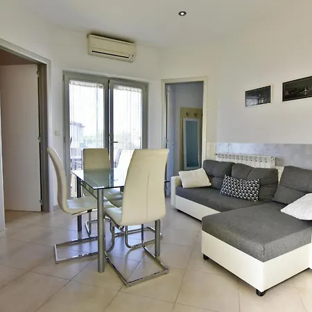 Ines By Interhome